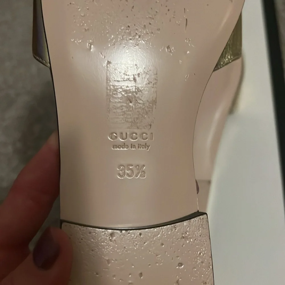 Gucci sandals. 35 1/2 - Picture 7 of 9